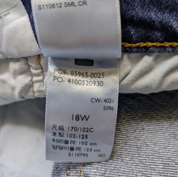 Levi's 501 Denim Shorts Size 18W 5 Button Fly Medium Wash Original Fit - Picture 7 of 8